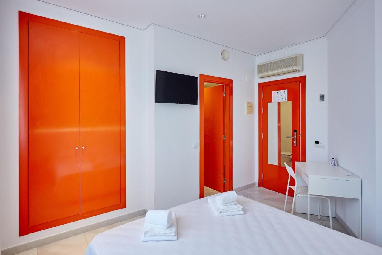 Hotel Dl Port เกรา เด กัสเตยอน ภายนอก รูปภาพ
